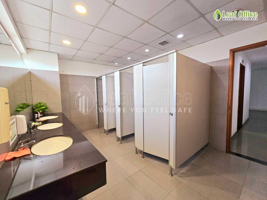 Nha Wc Hmc Tower Dinh Tien Hoang 2