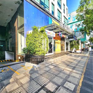 Phia Truoc Galleria Nam Ky Khoi Nghia