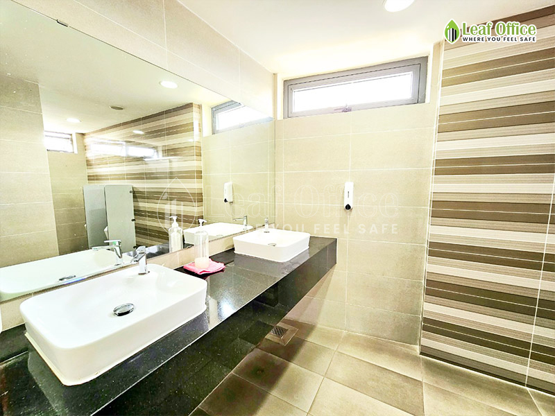 Toilet Toa Nha Vina Binh Thanh Removepics