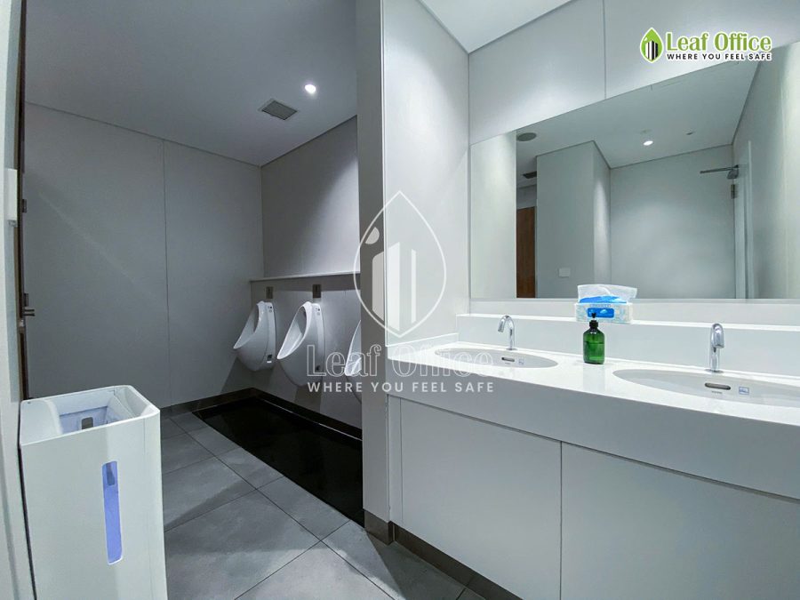 Wc Daikin Tower Cong Truong Quoc Te