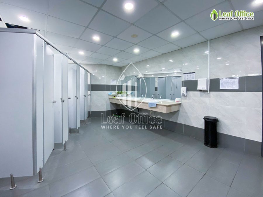 Wc Nam Dien Tich Cho Thue Lmak Hong Ha 1