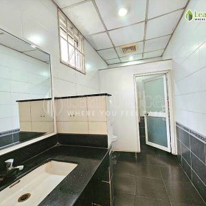 Wc Nam Giao Building 261 Phan Xich Long