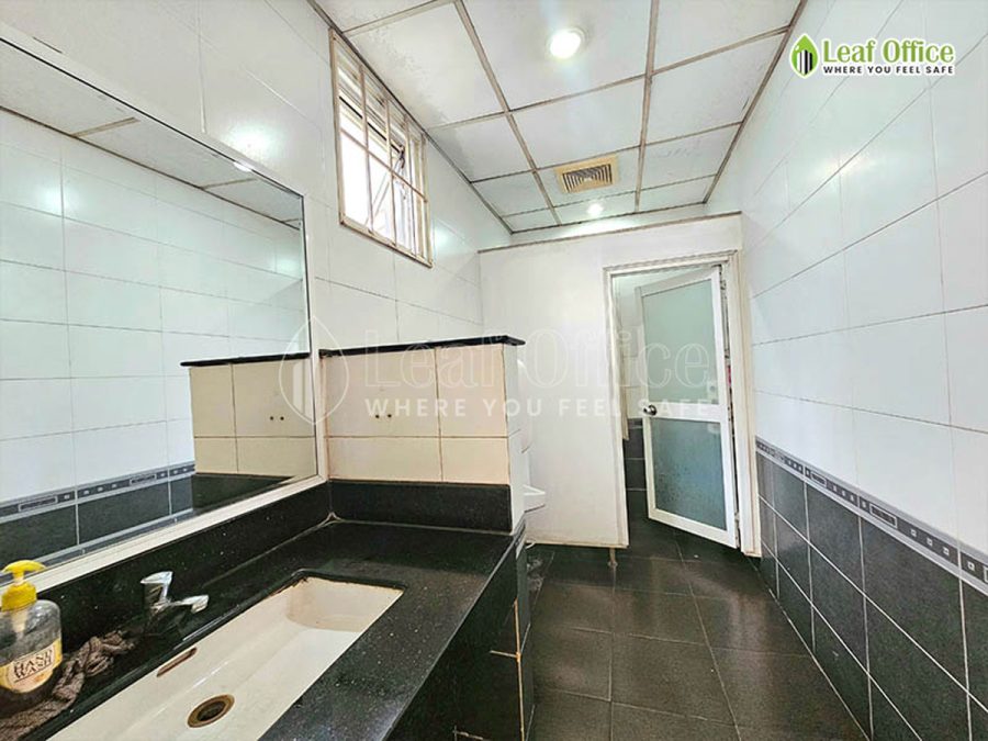 Wc Nam Giao Building 261 Phan Xich Long