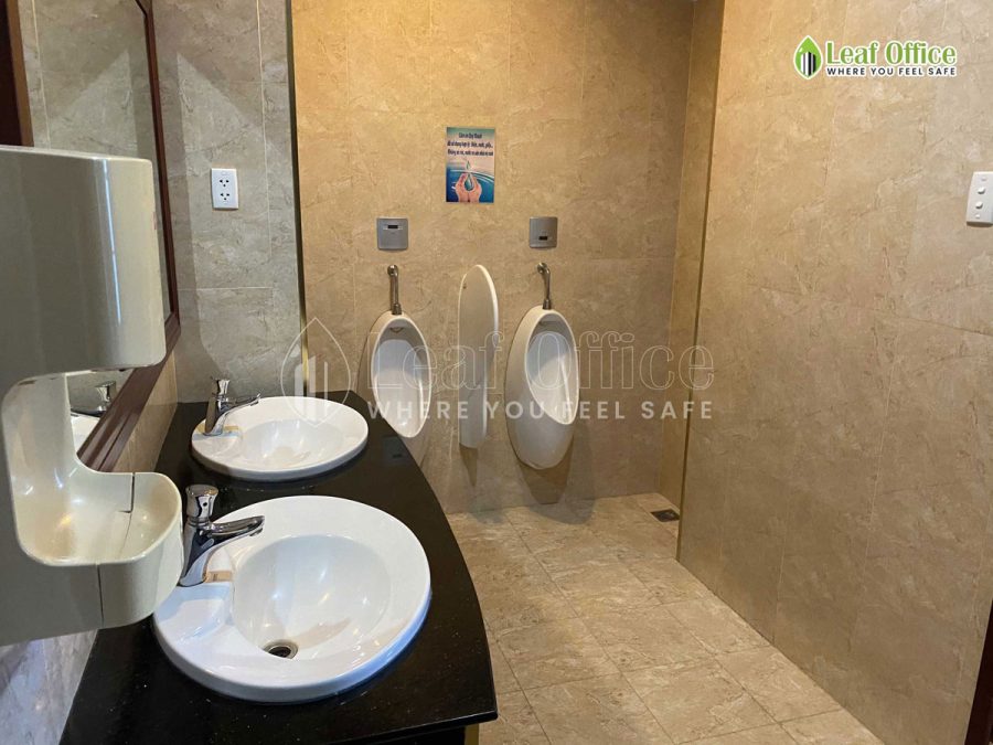 Wc Nam Song Tien Tower Nguyen Van Troi
