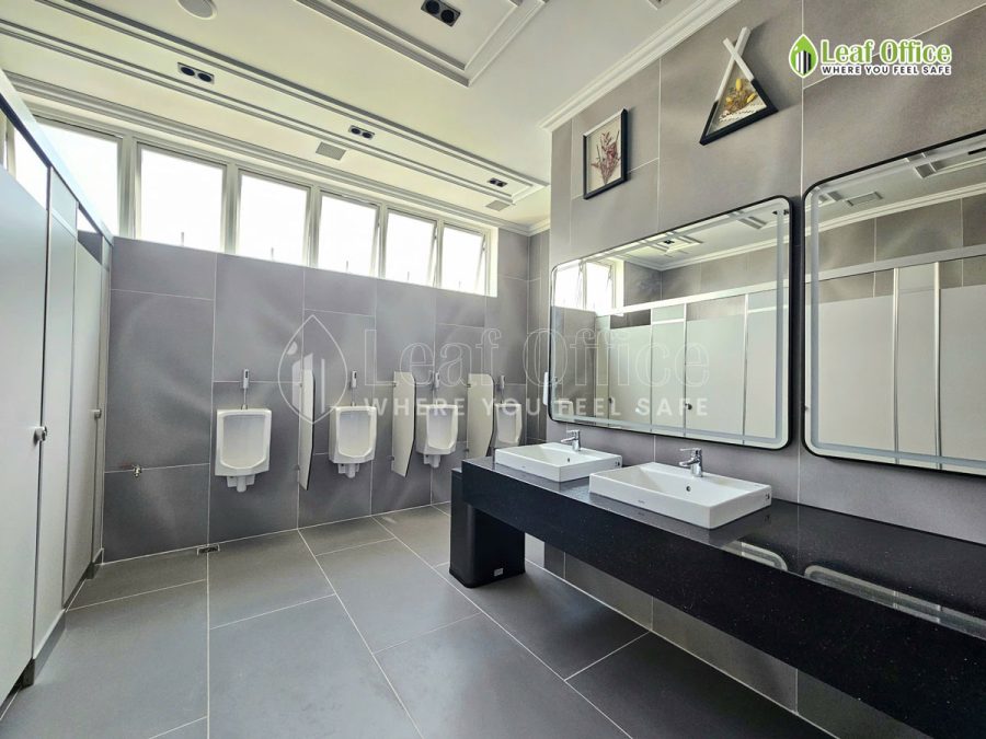 Wc Victory Tower Nguyen Oanh 1
